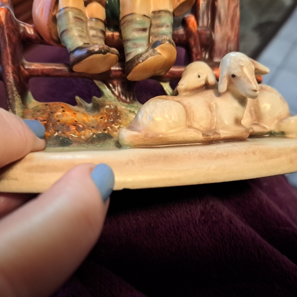 FINAL SALE Goebel Hummel  Wayside Devotion TMK2 28/2 figurine - Picture 10 of 10